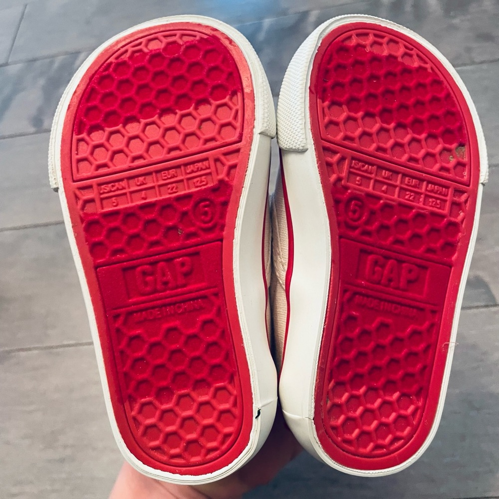 Mickey Mouse x GAP slip on shoes - Picture 3 of 4